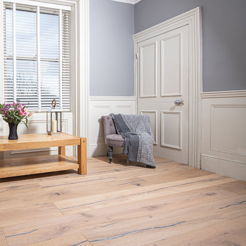 Lusso Trento Distressed Oiled Smoked White Engineered Oak 220mm