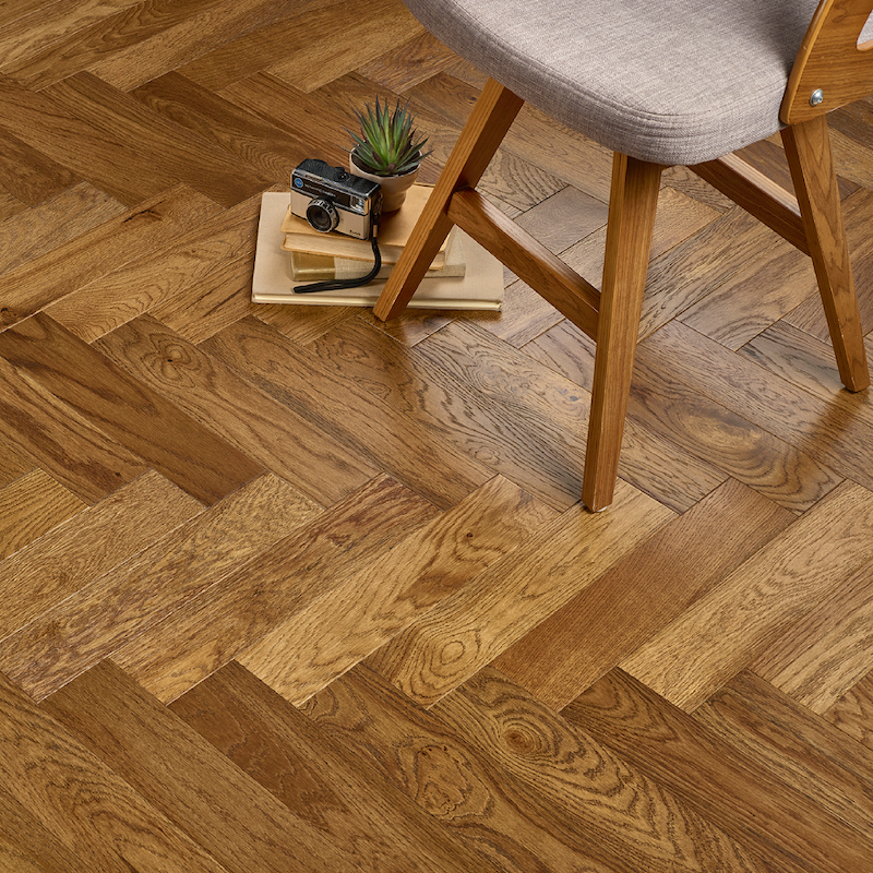 Lusso Uniqo Herringbone Antique Brushed & Lacquered Engineered Oak